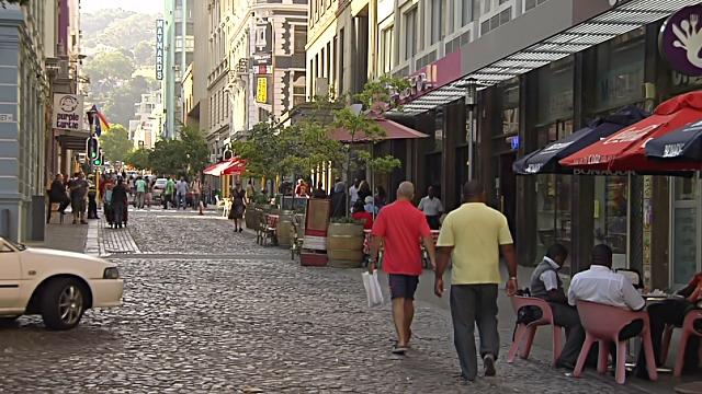 WALKING THE STREETS OF CAPETOWN SOUTH AFRICA