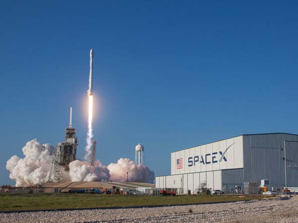 TESLA'S SpaceX RE-LAUNCH ROCKET