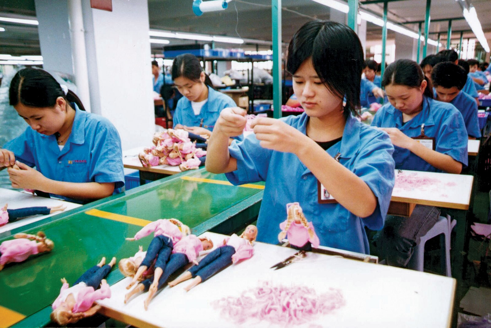CHINESE FACTORY WORKERS